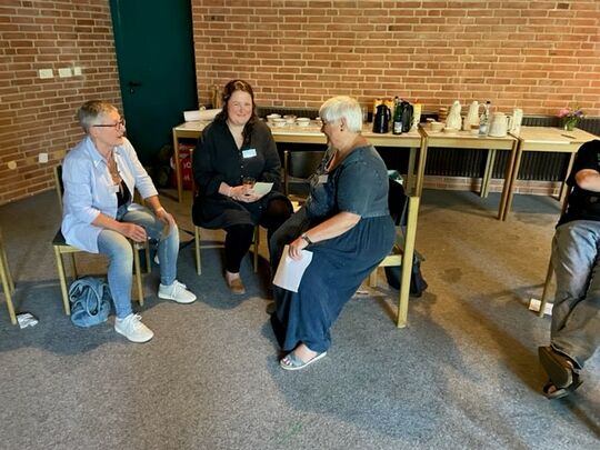 Die Gedanken aus den Kleingruppen tauschen wir anschließend im Plenum miteinander aus. 