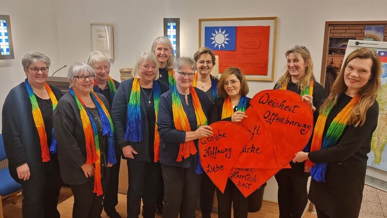 Vorbereitungsgruppe: v.l.n.r.: Christiane Andresen, Sigrid Meinken, Maria Michalske, Merja Aarnio-Meyer, Andrea Menke, Antje Hagen, Christiane Espermüller, Marsieh Dargahi, Stephanie Westphal und Bettina Post