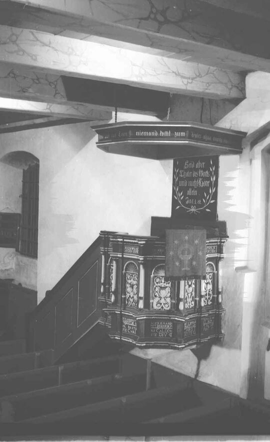 Kanzel vor 1969 mit Schalldeckel