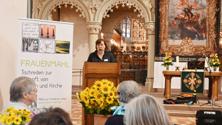 Innenministerin Dr. Sabine Sütterlin-Waack als Rednerin beim Frauenmahl im Dom Foto: Ahrens